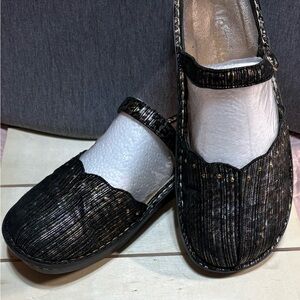 Alegria Black and Gold Women's Mules